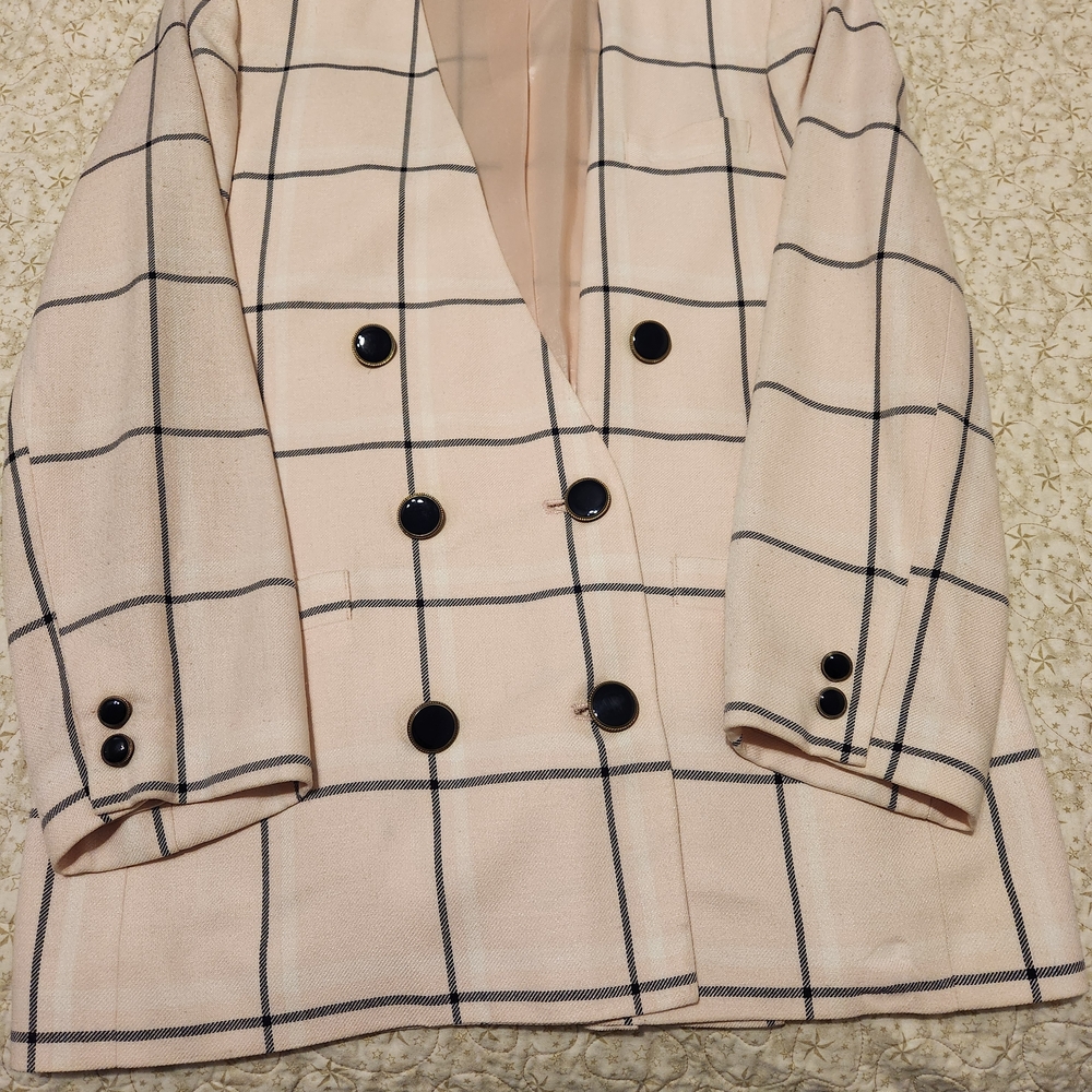 Elegant Cream Checkered Double-Breasted Blazer